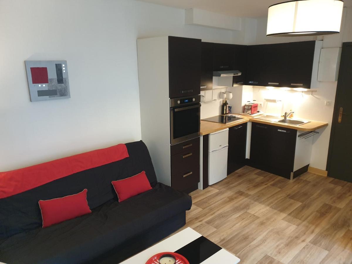 Becker Apartment Dinan Luaran gambar