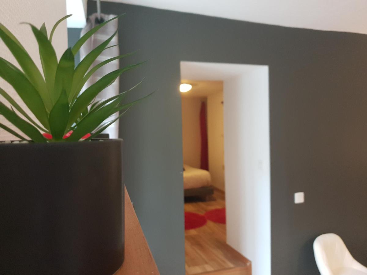 Becker Apartment Dinan Luaran gambar