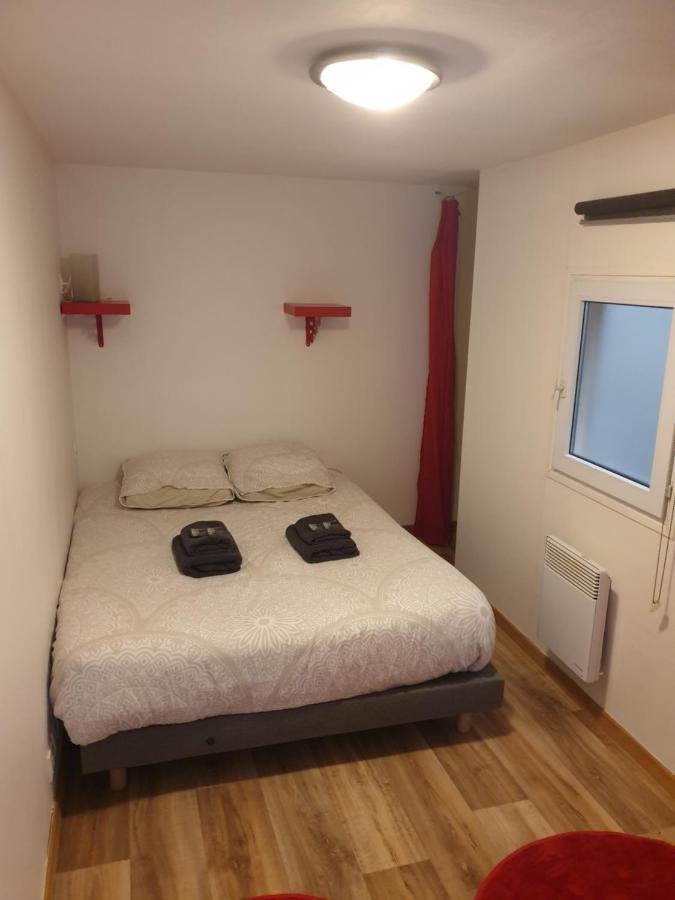 Becker Apartment Dinan Luaran gambar