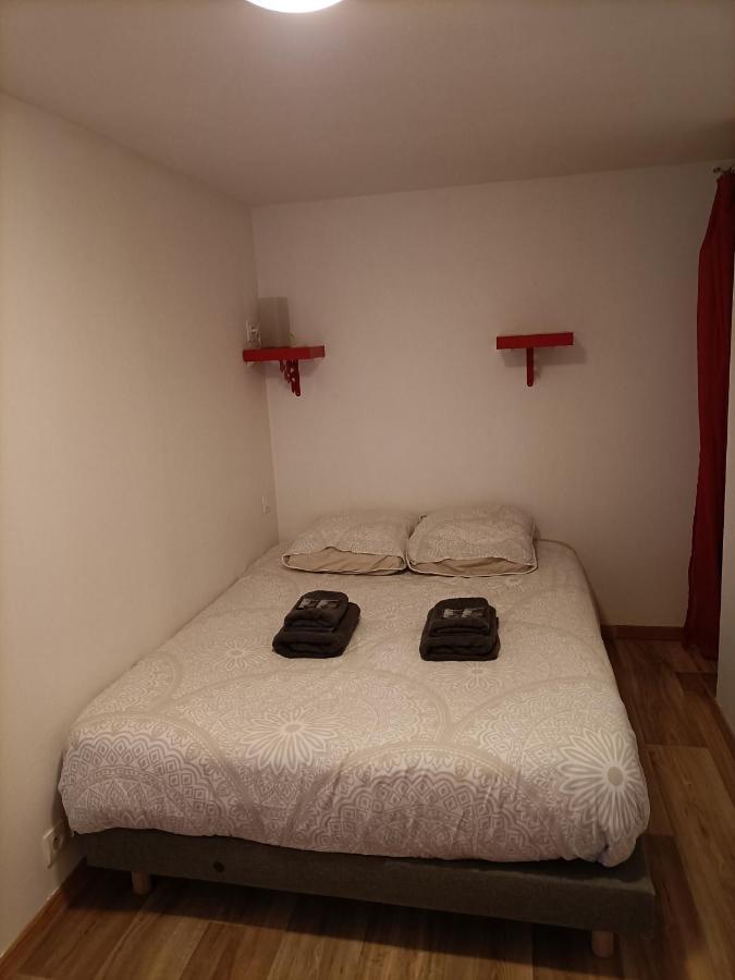 Becker Apartment Dinan Luaran gambar