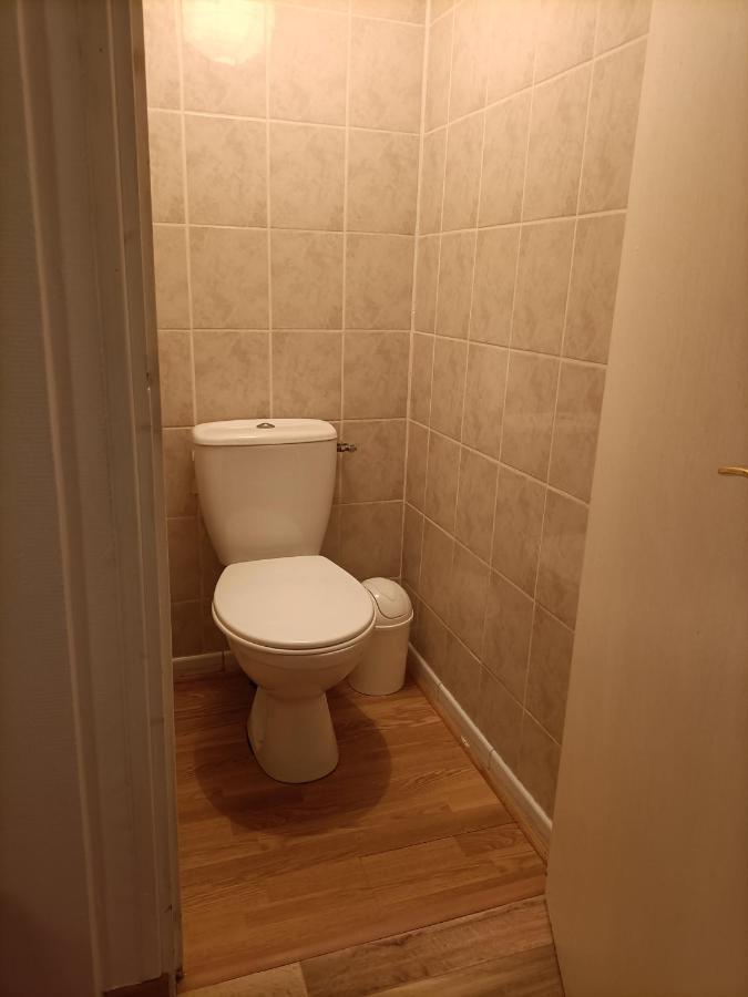 Becker Apartment Dinan Luaran gambar
