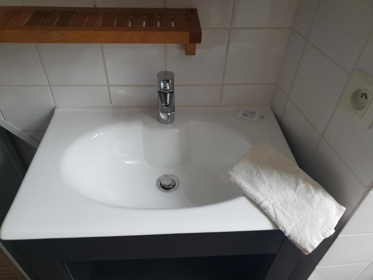 Becker Apartment Dinan Luaran gambar
